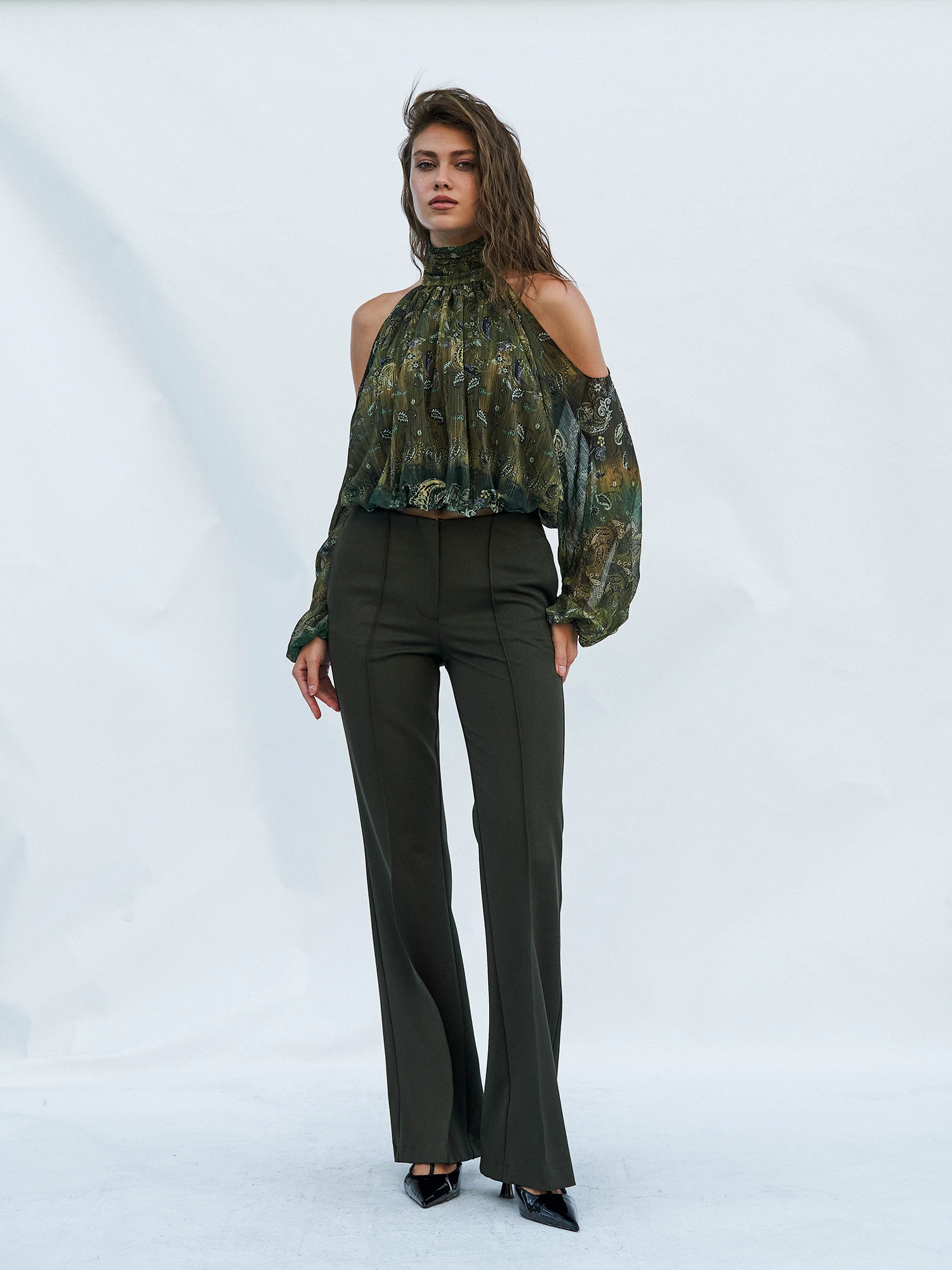 Omzu Açık Belden Lastikli Bluz